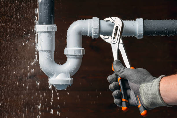 Professional Plumbing technician working in Weimar, TX